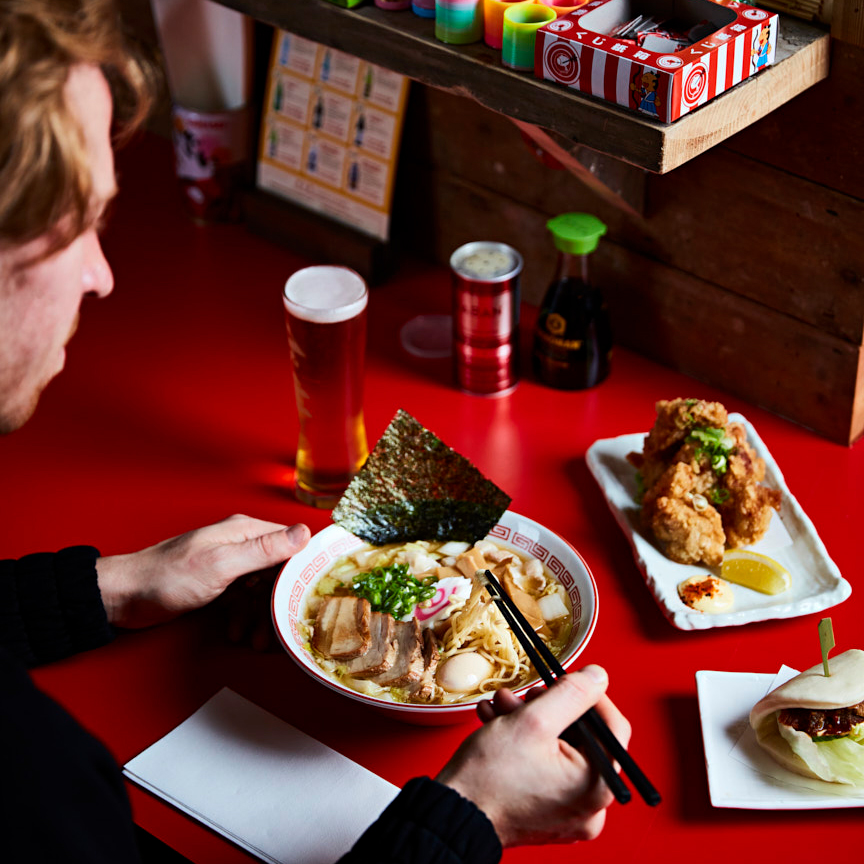 A plate of ramen